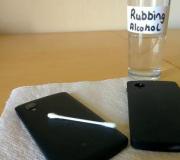Bir iPhone hoparlörü nasıl temizlenir
